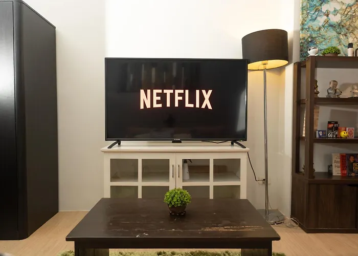 Skyline Escape With Netflix, Books And Games * Manila